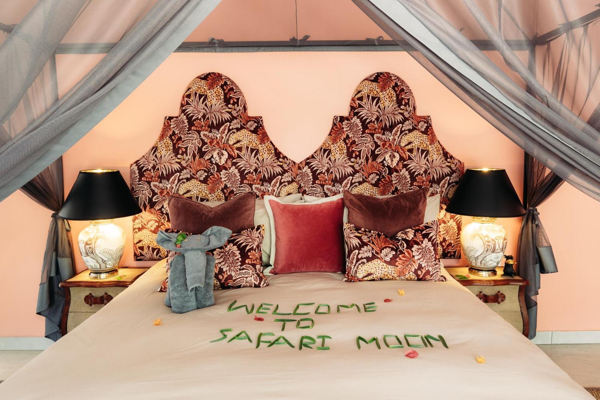 Safari Moon Luxury Bush Lodge โฮดสปรูท ภายนอก รูปภาพ